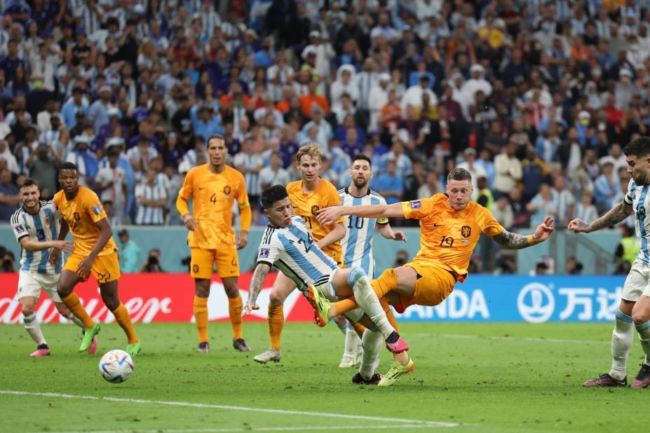 关于又见绝平！金州勇士与巴塞罗那鏖战至终场，周琦读秒救主的信息